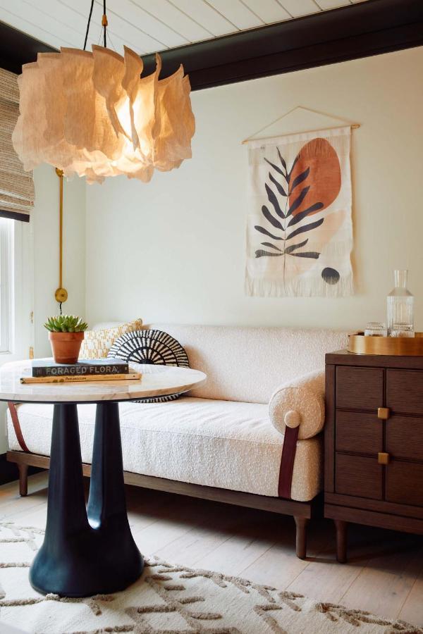 Faraway Martha's Vineyard 3*